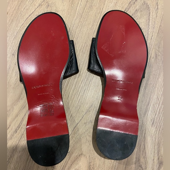Black Burberry sandal with 2 silver designed “buttons” - Picture 3 of 6